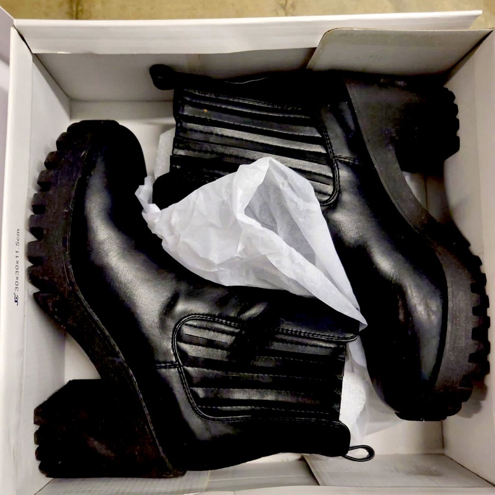 BOOTS 👢 super comfortable